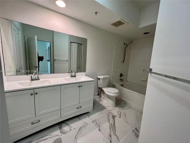 9172 Collins Ave 214, Surfside, FL 33154