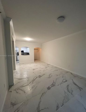 9172 Collins Ave 214, Surfside, FL 33154