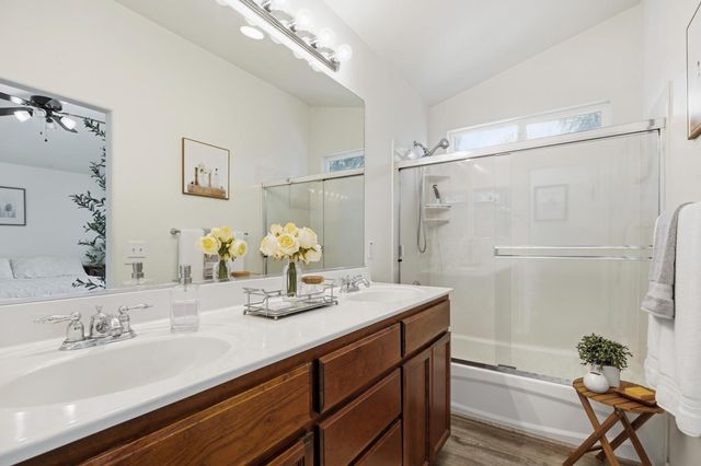 5413 Flintridge Ct, Riverbank, CA 95367