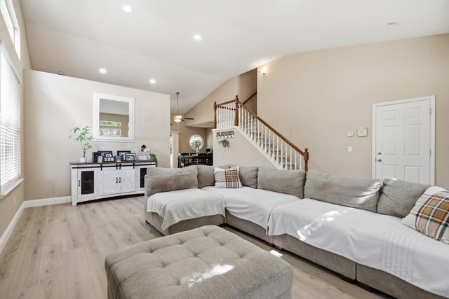5413 Flintridge Ct, Riverbank, CA 95367