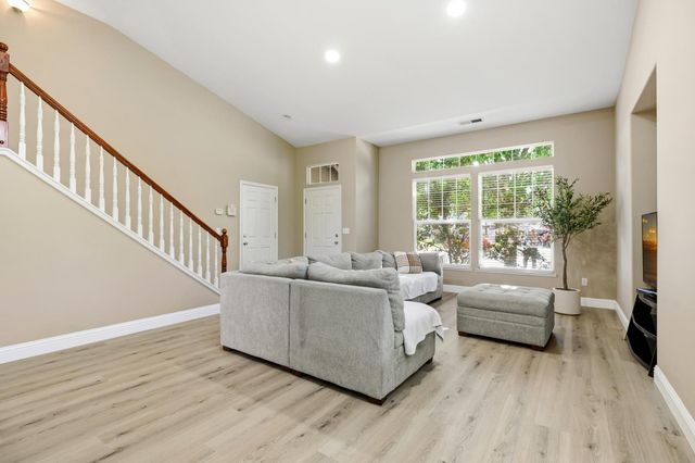 5413 Flintridge Ct, Riverbank, CA 95367