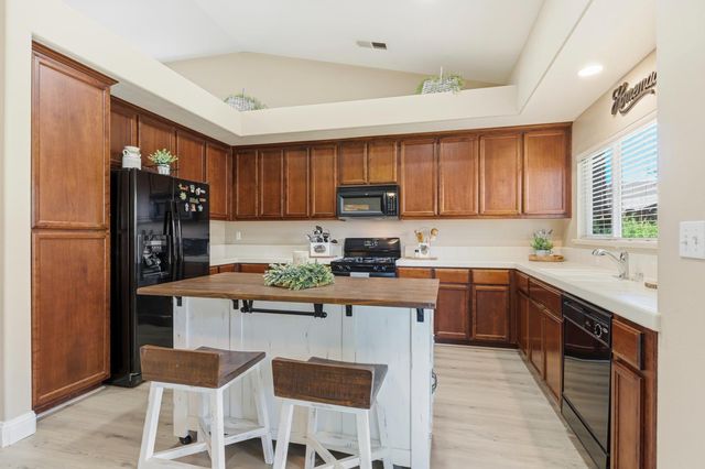 5413 Flintridge Ct, Riverbank, CA 95367