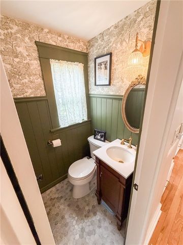737 Danielson Pike, Scituate, RI 02857