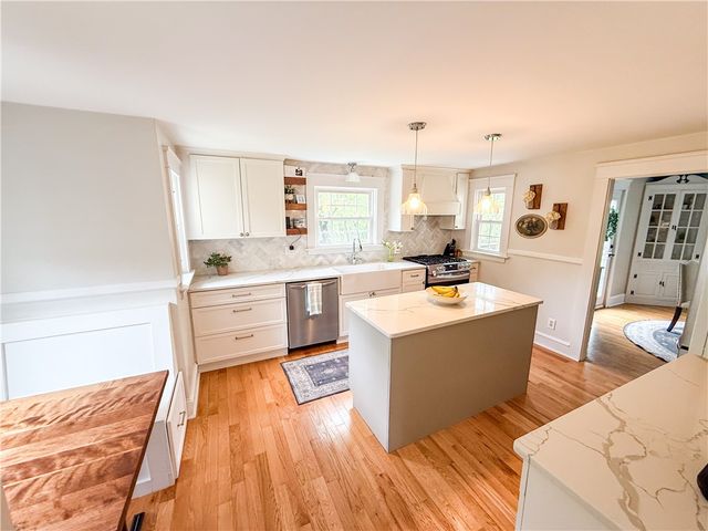 737 Danielson Pike, Scituate, RI 02857