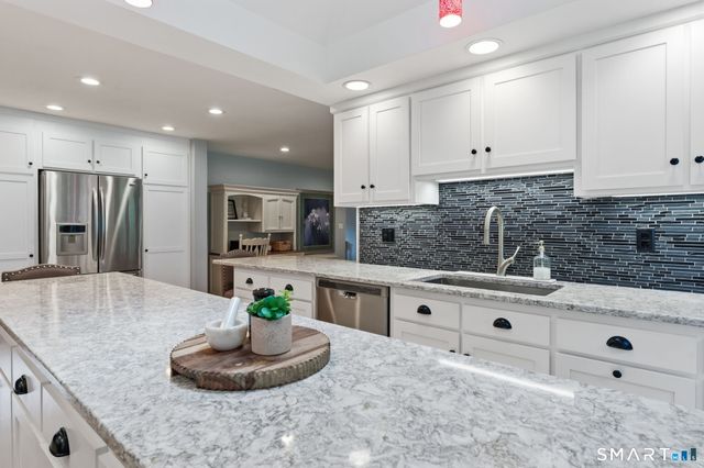 1 Webster Heights, Cromwell, CT 06416