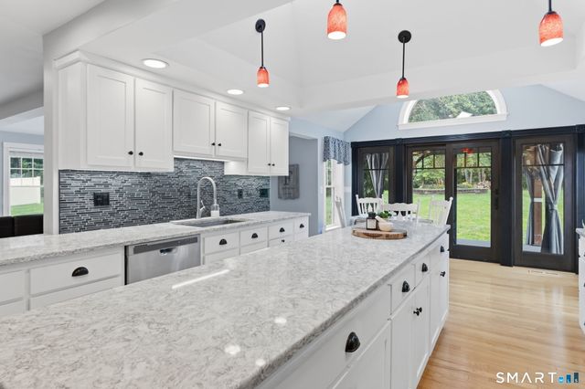 1 Webster Heights, Cromwell, CT 06416