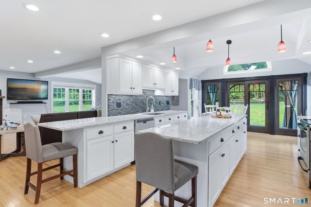 1 Webster Heights, Cromwell, CT 06416