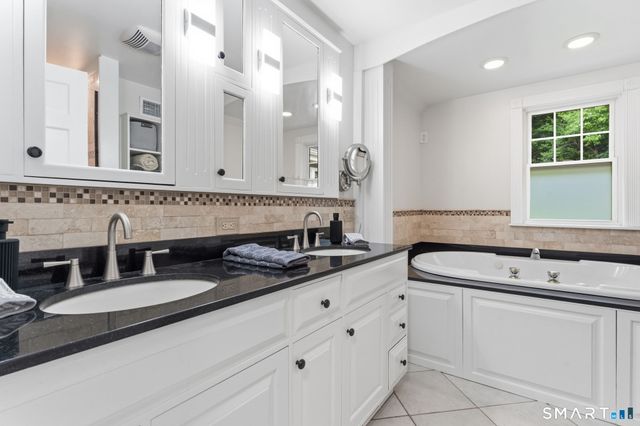 1 Webster Heights, Cromwell, CT 06416