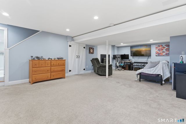 1 Webster Heights, Cromwell, CT 06416