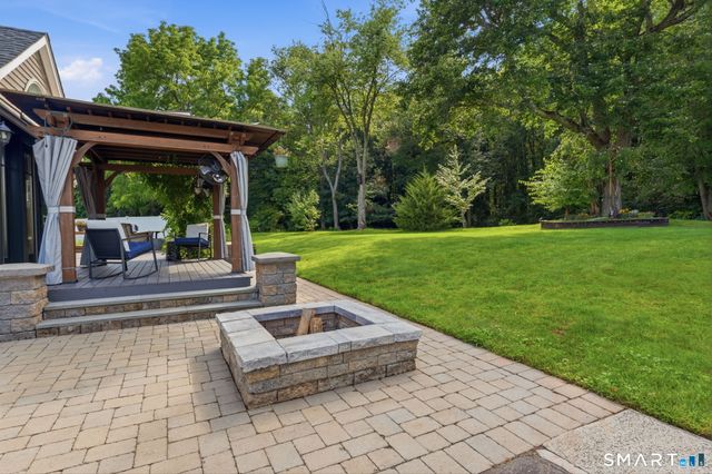 1 Webster Heights, Cromwell, CT 06416