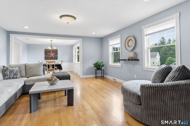 1 Webster Heights, Cromwell, CT 06416