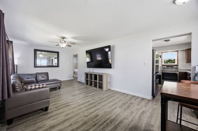 227 29th Avenue SW, Cedar Rapids, IA 52404