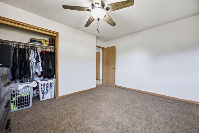 227 29th Avenue SW, Cedar Rapids, IA 52404
