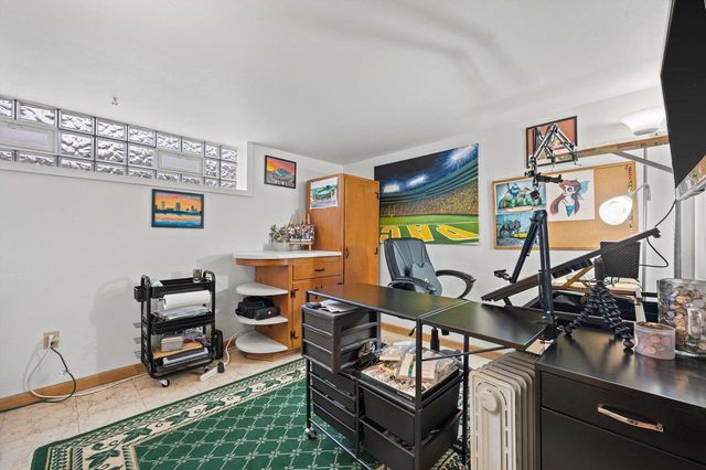 10529 W Grantosa DRIVE, Wauwatosa, WI 53222