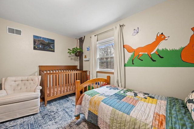 10529 W Grantosa DRIVE, Wauwatosa, WI 53222