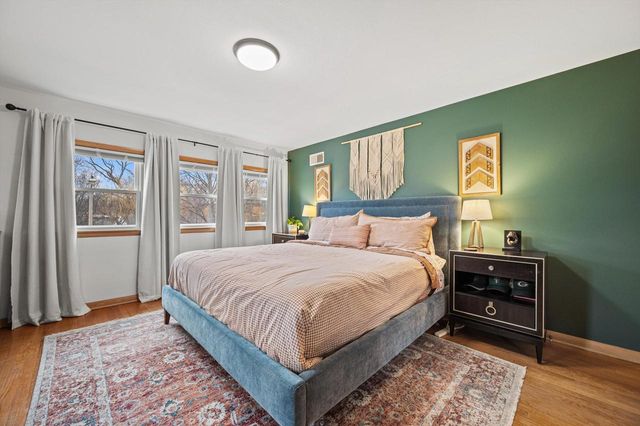 10529 W Grantosa DRIVE, Wauwatosa, WI 53222