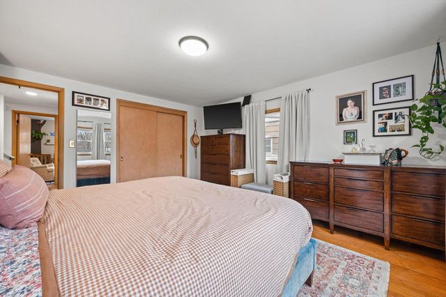 10529 W Grantosa DRIVE, Wauwatosa, WI 53222