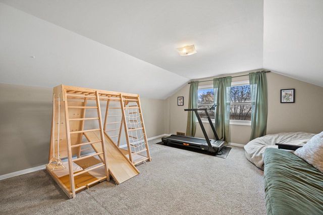 10529 W Grantosa DRIVE, Wauwatosa, WI 53222