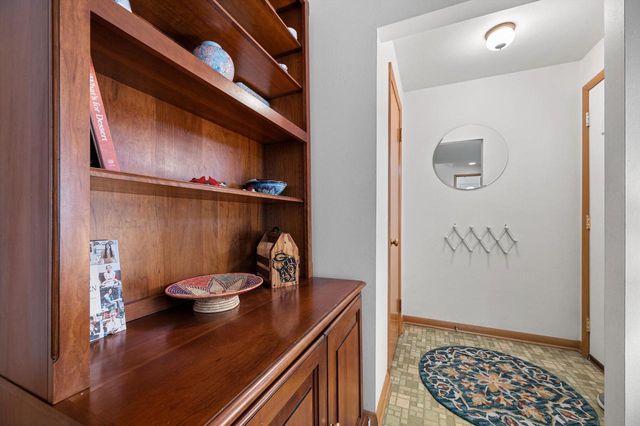 10529 W Grantosa DRIVE, Wauwatosa, WI 53222