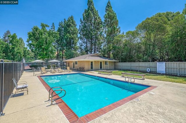 5455 Kirkwood Dr B3, Concord, CA 94521