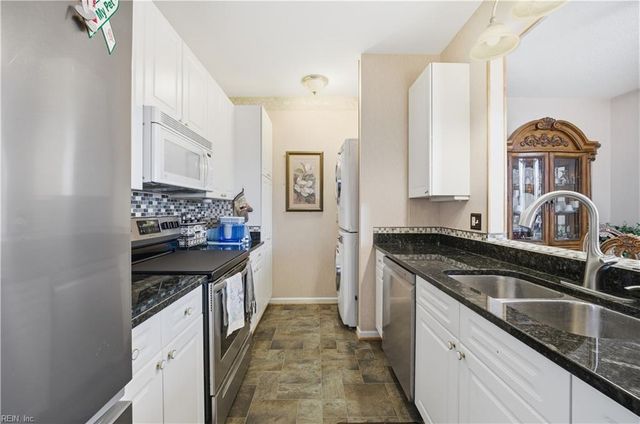 2128 Tarleton Oaks DR, Virginia Beach, VA 23464