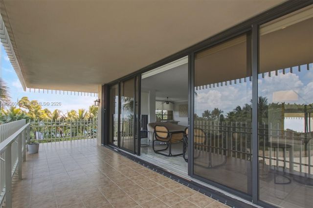 2 Grove Isle Drive B301, Miami, FL 33133