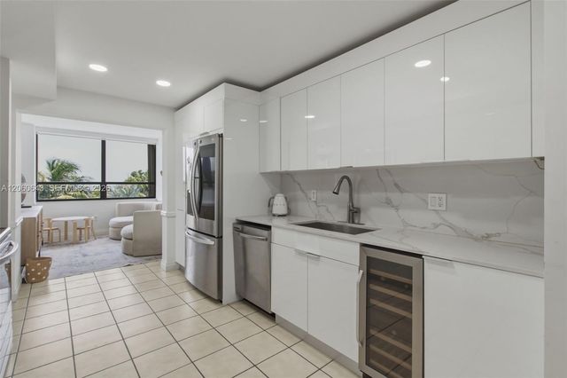 2 Grove Isle Drive B301, Miami, FL 33133