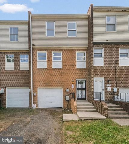 907 BARNABY ST SE, Washington, DC 20032