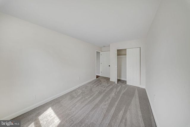 907 BARNABY ST SE, Washington, DC 20032