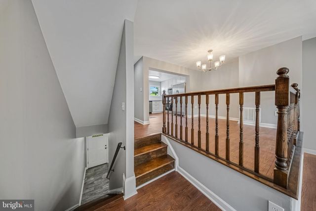 907 BARNABY ST SE, Washington, DC 20032