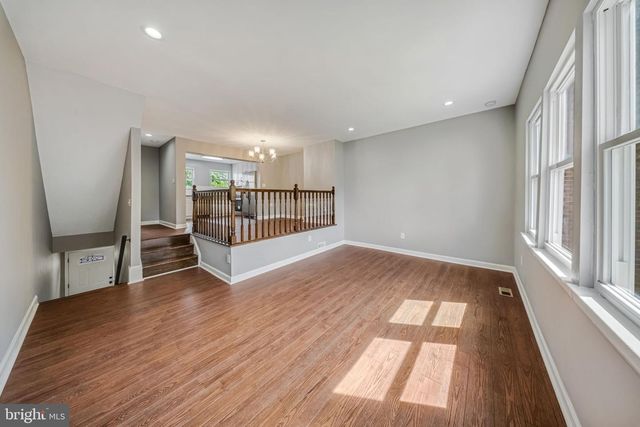 907 BARNABY ST SE, Washington, DC 20032
