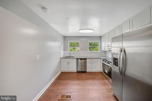 907 BARNABY ST SE, Washington, DC 20032
