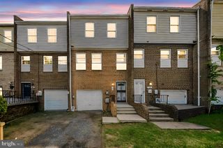 907 BARNABY ST SE, Washington, DC 20032