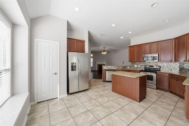 7014 Kendall Lake Ct, Richmond, TX 77407