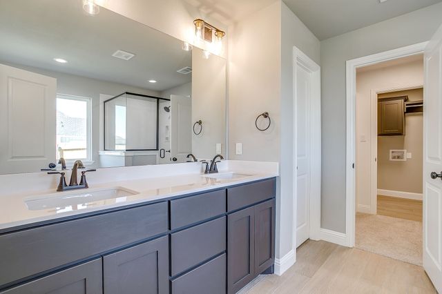 311 Poinsetta Drive, Palmer, TX 75152