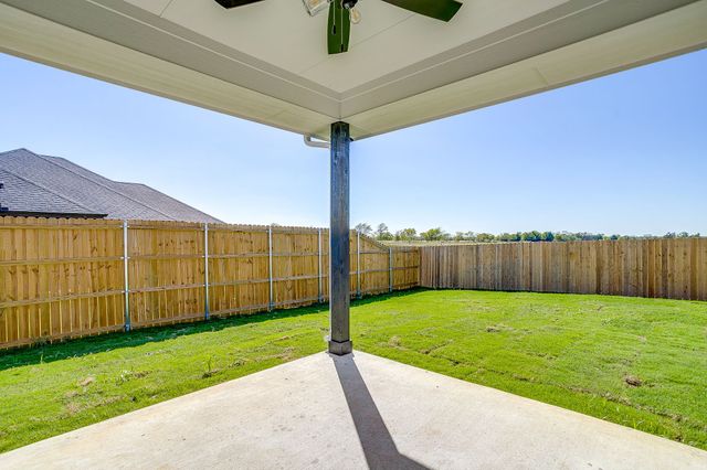 311 Poinsetta Drive, Palmer, TX 75152