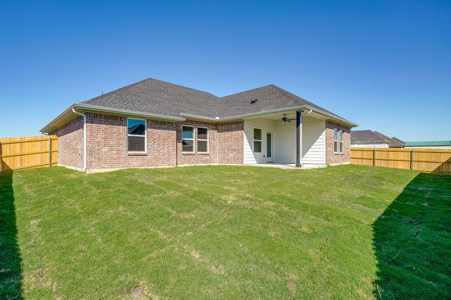 311 Poinsetta Drive, Palmer, TX 75152