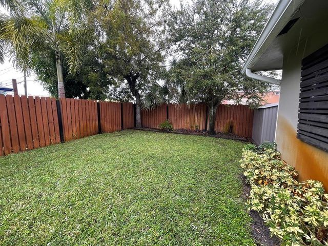 975 NE 40th Street A, Oakland Park, FL 33334