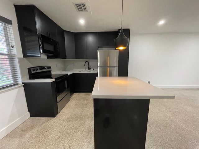 975 NE 40th Street A, Oakland Park, FL 33334