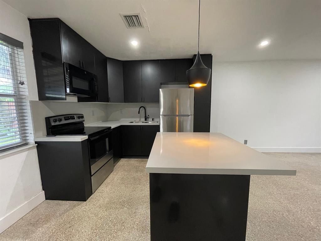 975 NE 40th Street A, Oakland Park, FL 33334