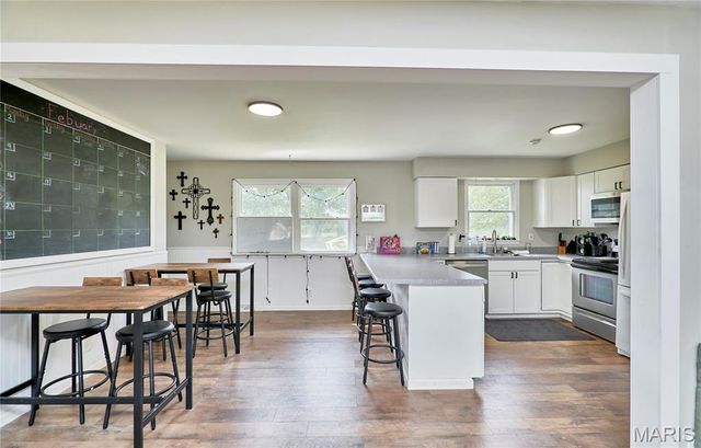 1306 Feise Road, O'fallon, MO 63368