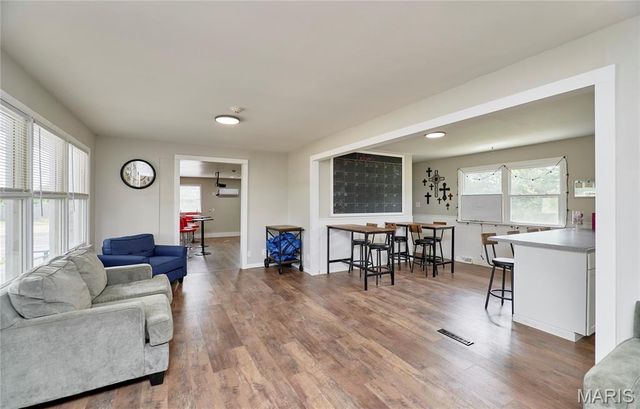 1306 Feise Road, O'fallon, MO 63368