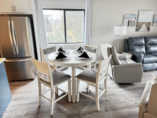 40 Folly Field Rd Apt A17, Hilton Head Island, SC 29928