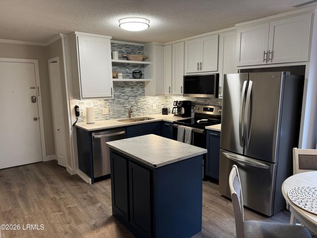 40 Folly Field Rd Apt A17, Hilton Head Island, SC 29928