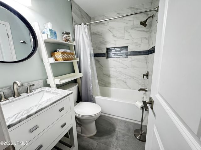 40 Folly Field Rd Apt A17, Hilton Head Island, SC 29928