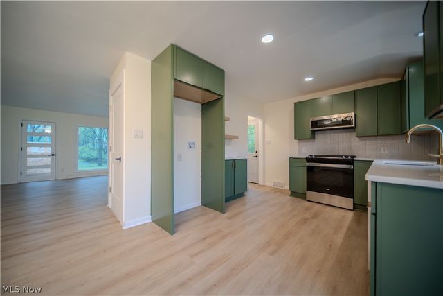 1986 Liberty Road, Stow, OH 44224