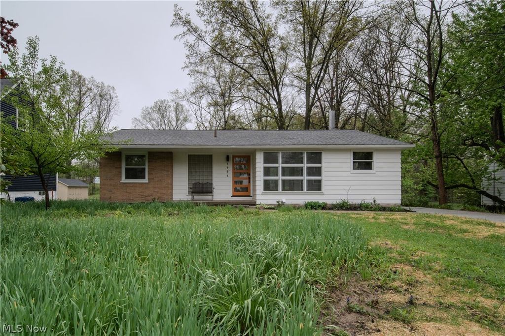 1986 Liberty Road, Stow, OH 44224