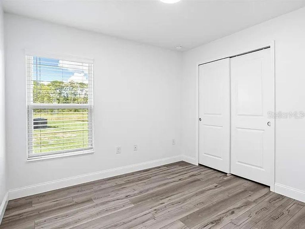 Image 17 of property listing at 212 MILES COURT, Davenport, FL 33837