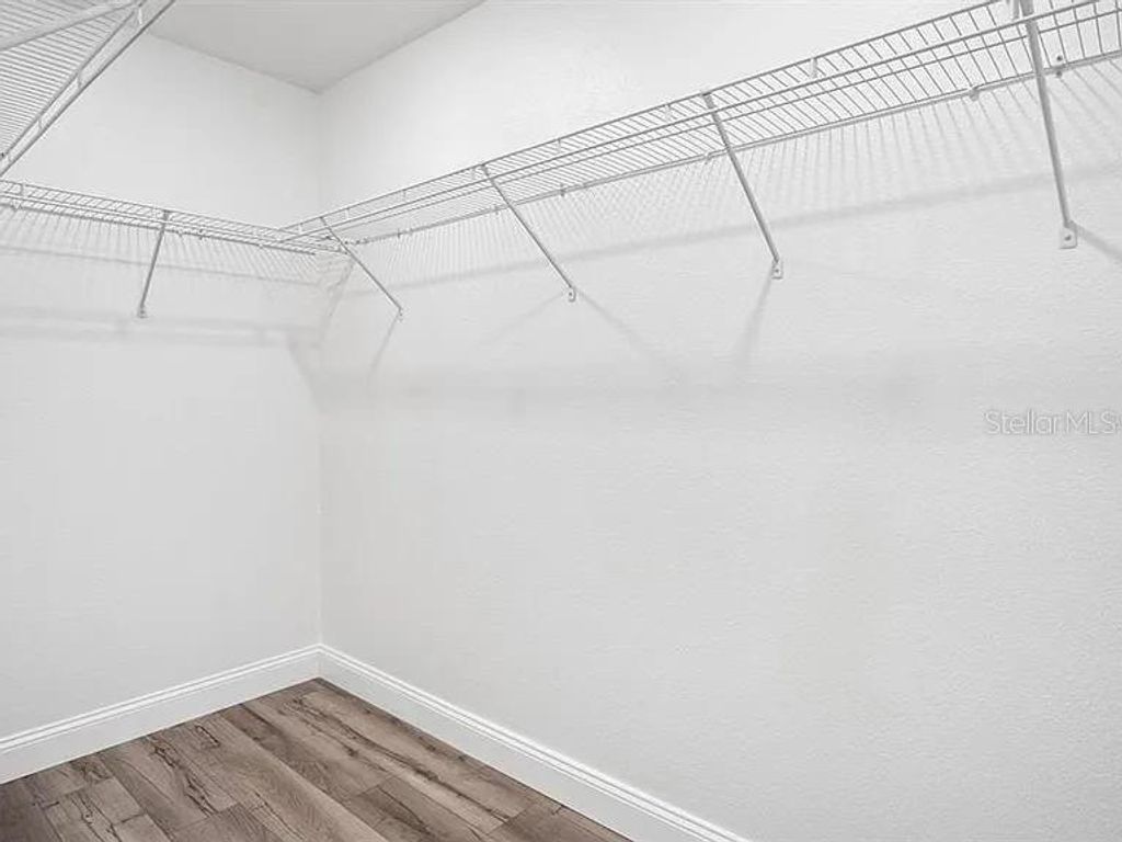 Image 21 of property listing at 212 MILES COURT, Davenport, FL 33837