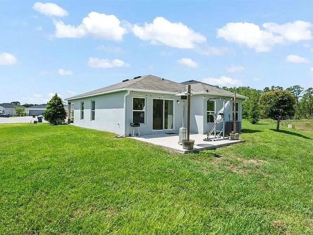 Image 23 of property listing at 212 MILES COURT, Davenport, FL 33837
